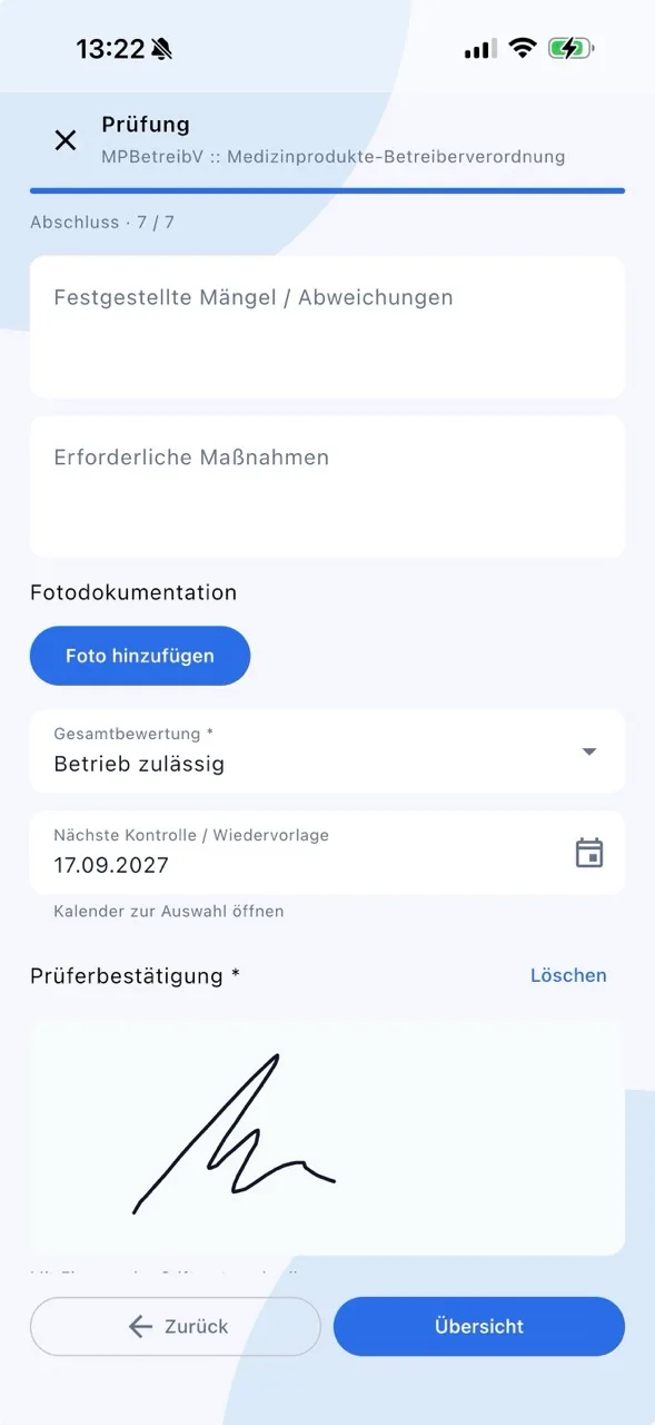 Abschluss einer Prüfung in der App mit Fotodokumentation, Bewertung und Unterschrift